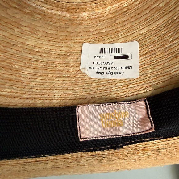 Stylish Sunshine Tienda Straw Hat with Stripe Band - Picture 4 of 4